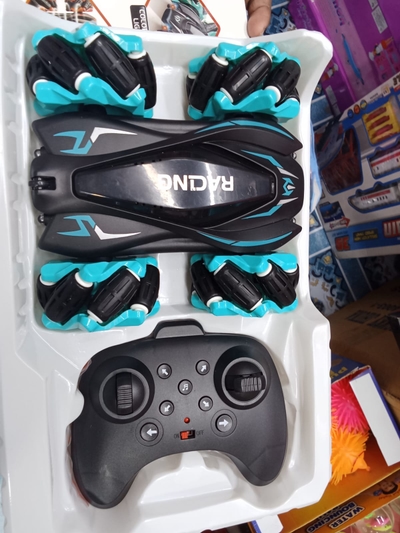 Hand Gesture Stunt Car – 4WD Racing Drift Car with Remote Control (Newest Model)_img_2
