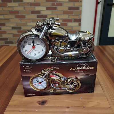 Vintage Motorbike Shape Table Clock –_img_0