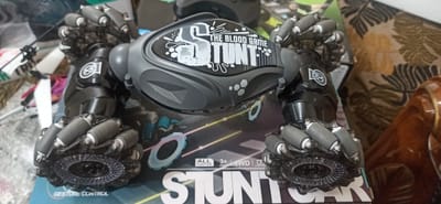 Hand Gesture RC Stunt Car – 4x4 Drift Car with Remote Control & Gesture Sensor Watch_img_0
